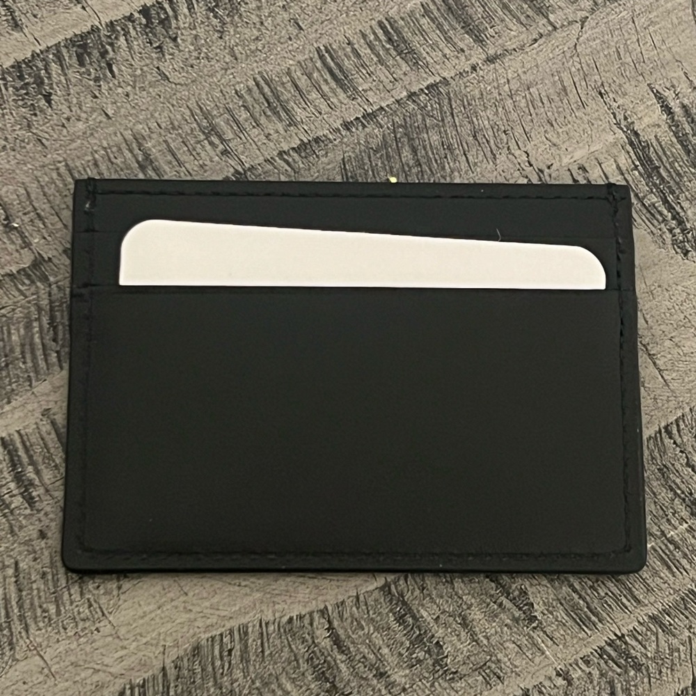 Brand new Gucci card holder - Picture 2 of 3